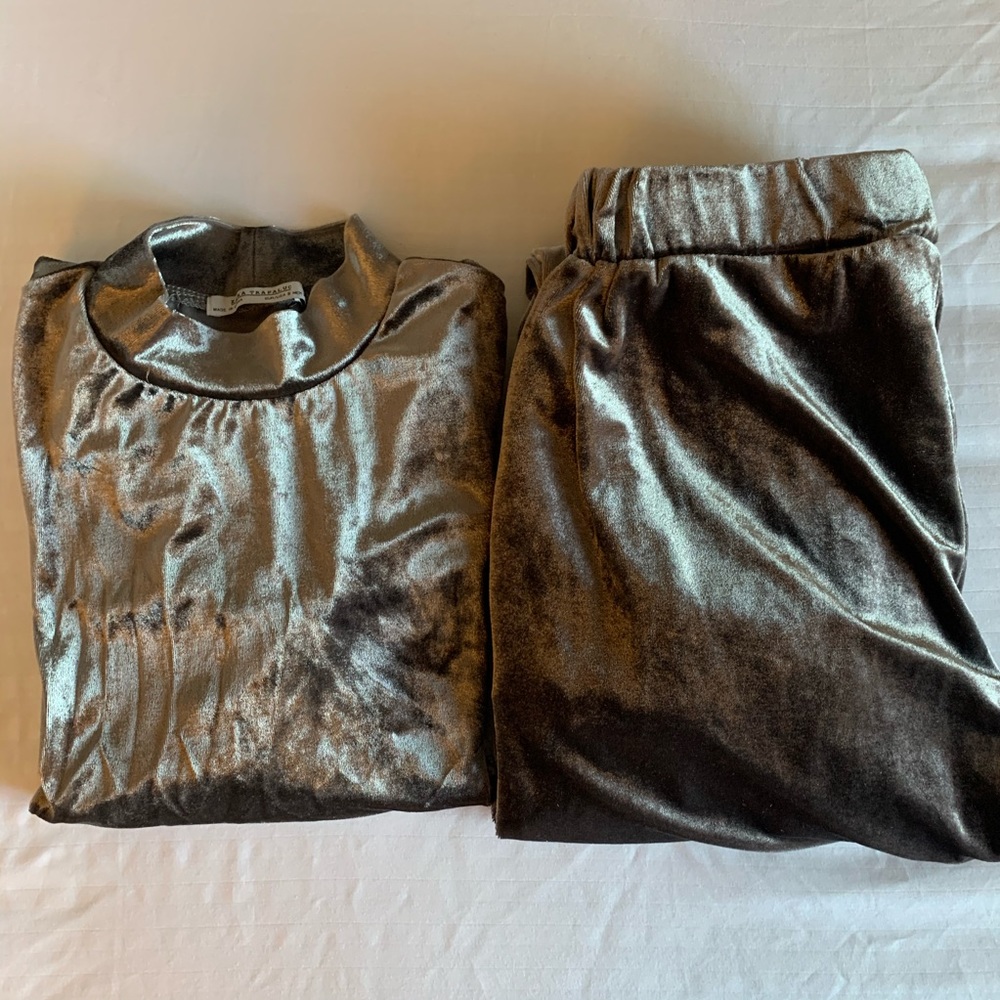 Velour Grey Jogger Set!